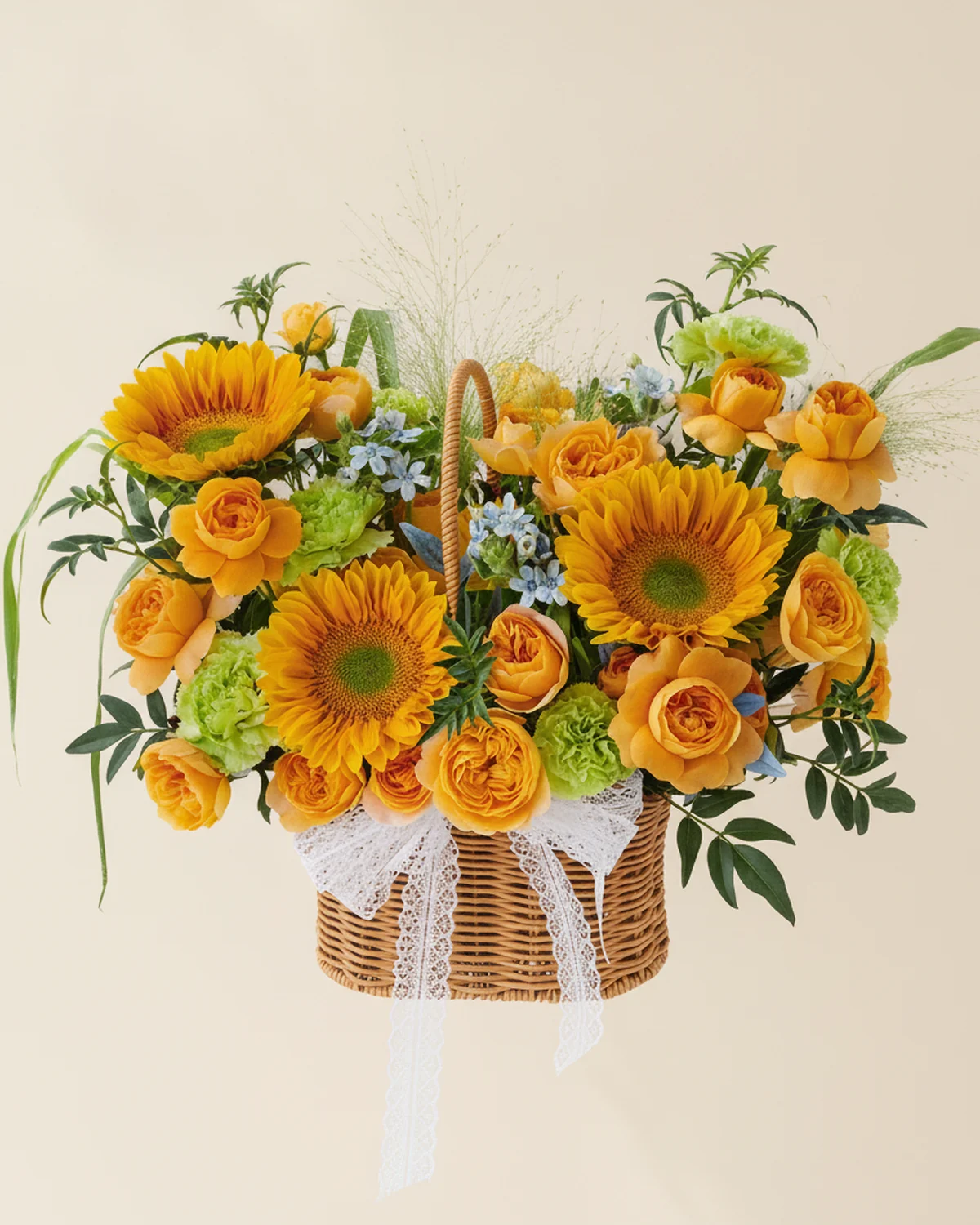 Orange-Green Radiance Bouquet — Multi-head 'Bubble Juice Balcony' — 5 stems (6 heads/stem), Green carnations — 8 stems, Green-centered sunflowers — 4 stems, Fountain grass — 3 stems, Jiuxing foliage — 8 stems, Blue star flowers — 3 stems