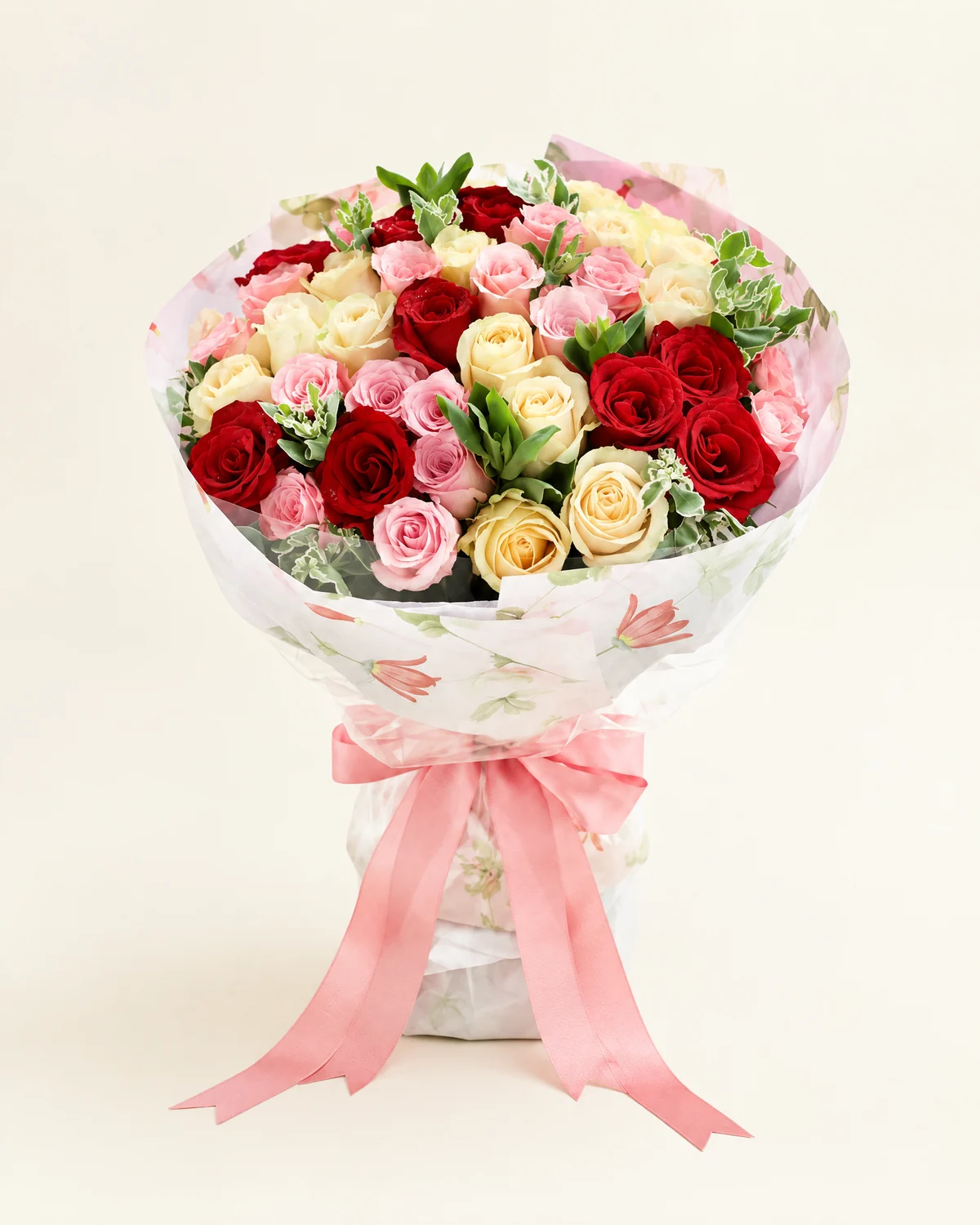 甜蜜章節花束 — 紅玫瑰、香檳玫瑰、粉玫瑰、葉上花