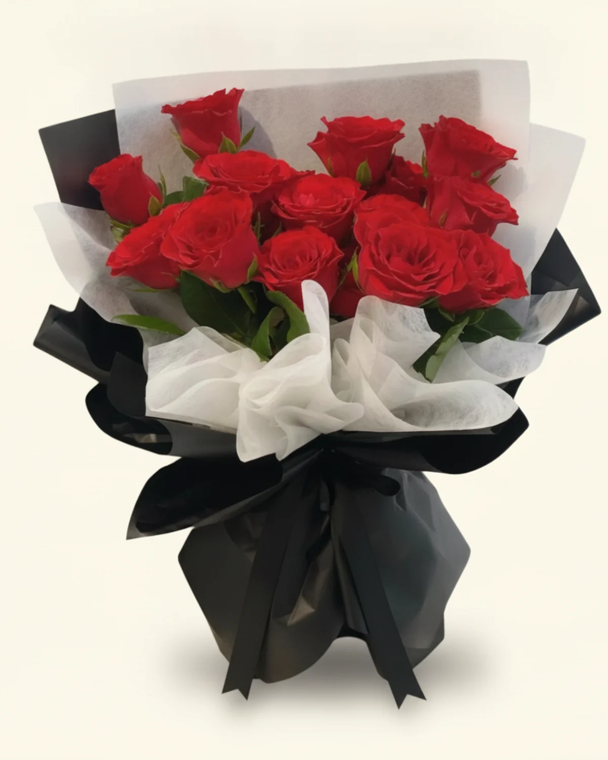 Scarlet Garden — 15 Red Roses — 15 red roses